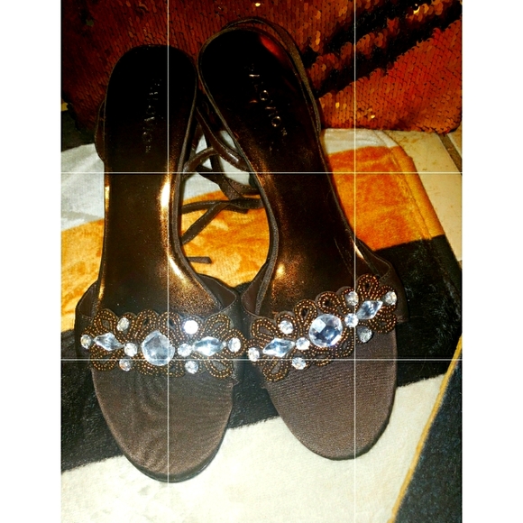 Classy + Bossy Heels - Picture 1 of 1